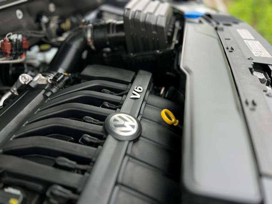 2019 Volkswagen Atlas 3.6L V6 SEL R-Line 4MOTION photo