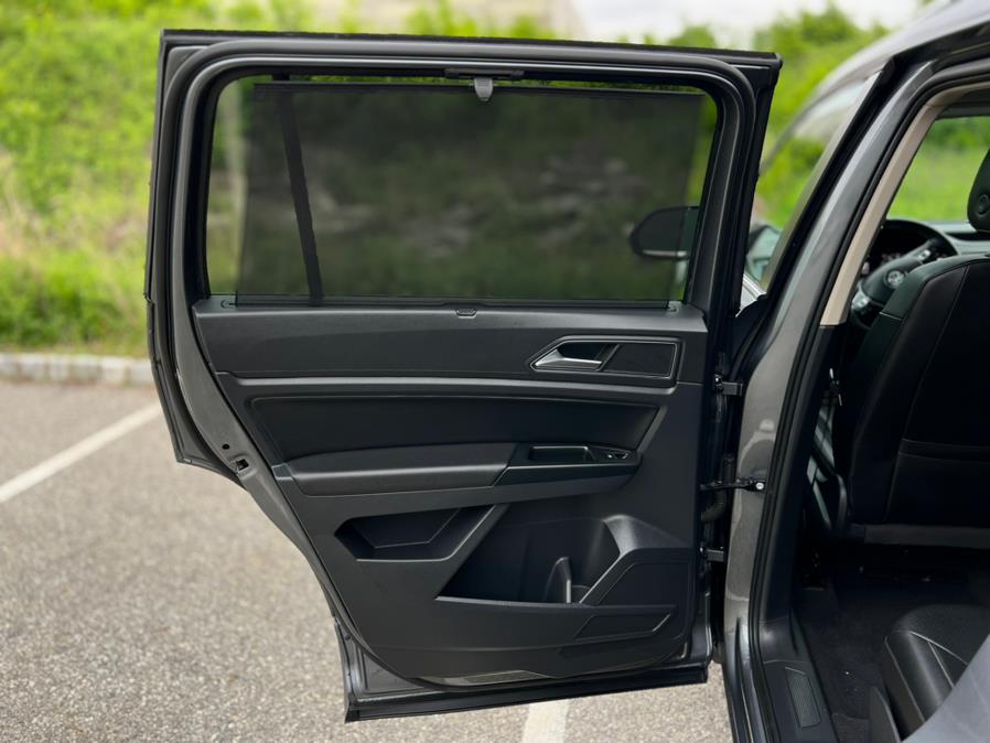 2019 Volkswagen Atlas 3.6L V6 SEL R-Line 4MOTION photo