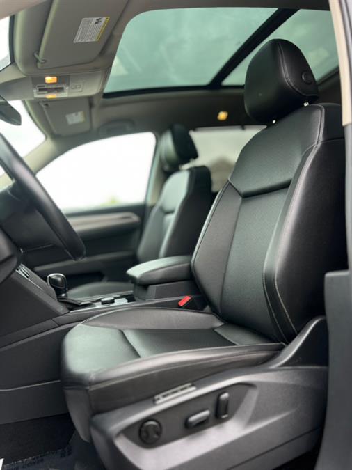 2019 Volkswagen Atlas 3.6L V6 SEL R-Line 4MOTION photo