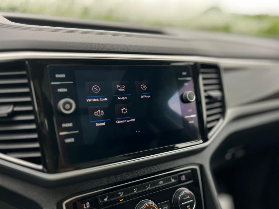 2019 Volkswagen Atlas 3.6L V6 SEL R-Line 4MOTION photo