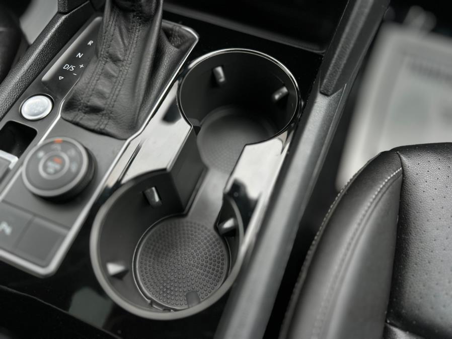 2019 Volkswagen Atlas 3.6L V6 SEL R-Line 4MOTION photo
