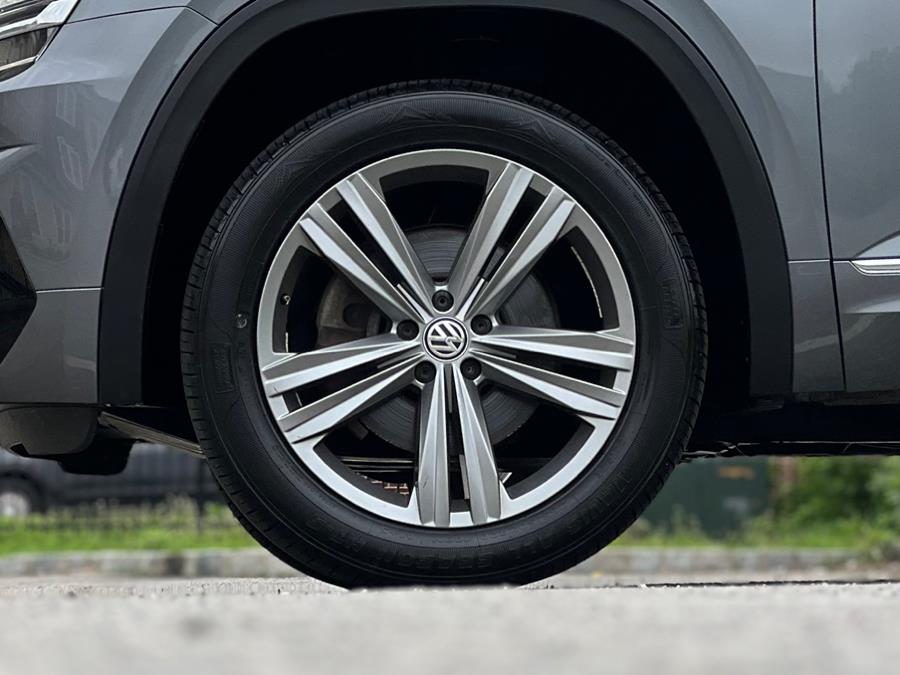 2019 Volkswagen Atlas 3.6L V6 SEL R-Line 4MOTION photo