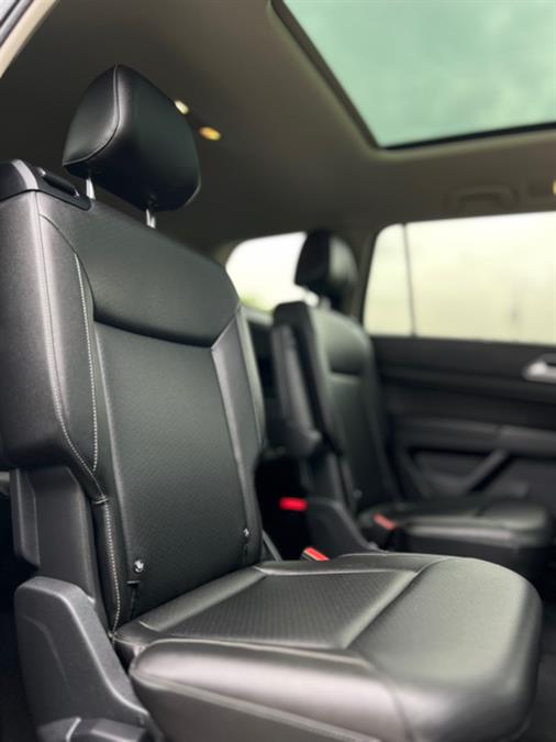 2019 Volkswagen Atlas 3.6L V6 SEL R-Line 4MOTION photo