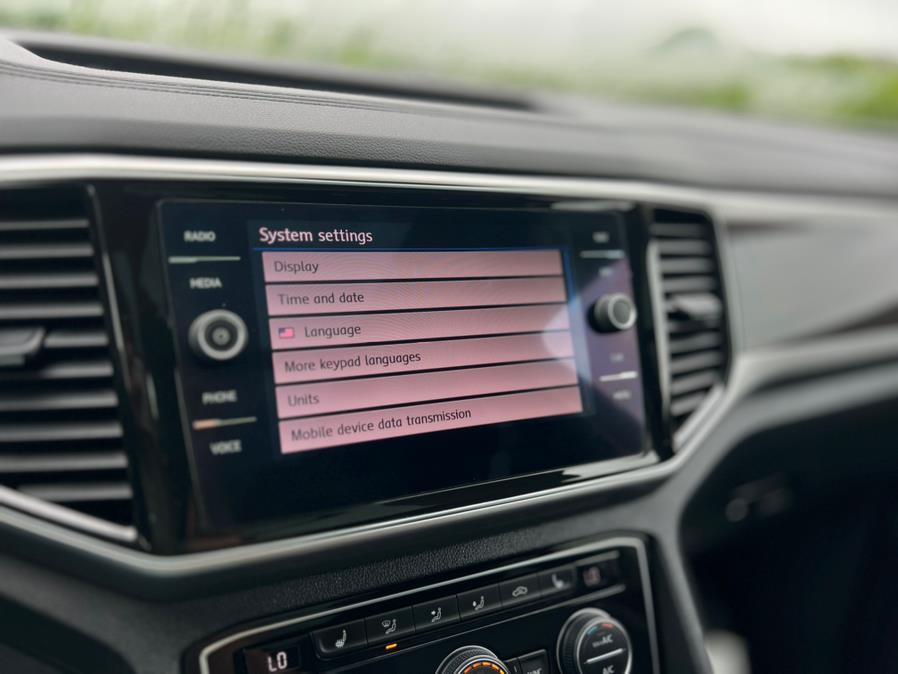 2019 Volkswagen Atlas 3.6L V6 SEL R-Line 4MOTION photo