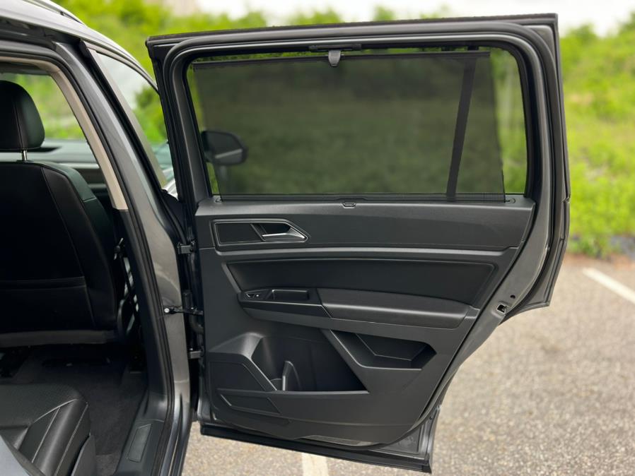 2019 Volkswagen Atlas 3.6L V6 SEL R-Line 4MOTION photo