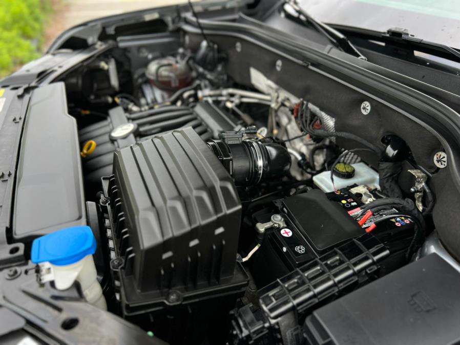 2019 Volkswagen Atlas 3.6L V6 SEL R-Line 4MOTION photo