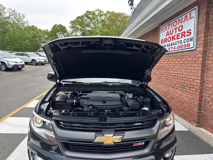 2017 Chevrolet Colorado 4WD Crew Cab Z71 photo