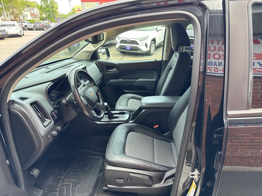 2017 Chevrolet Colorado 4WD Crew Cab Z71 photo