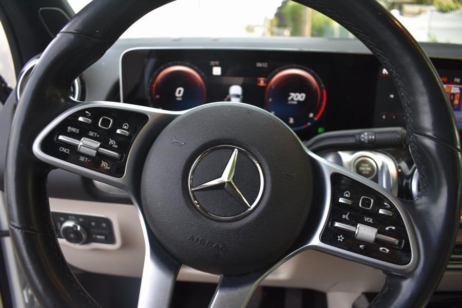 2020 Mercedes-Benz GLB GLB 250 photo