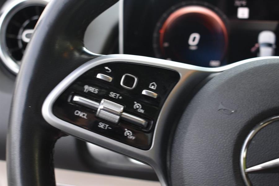 2020 Mercedes-Benz GLB GLB 250 photo