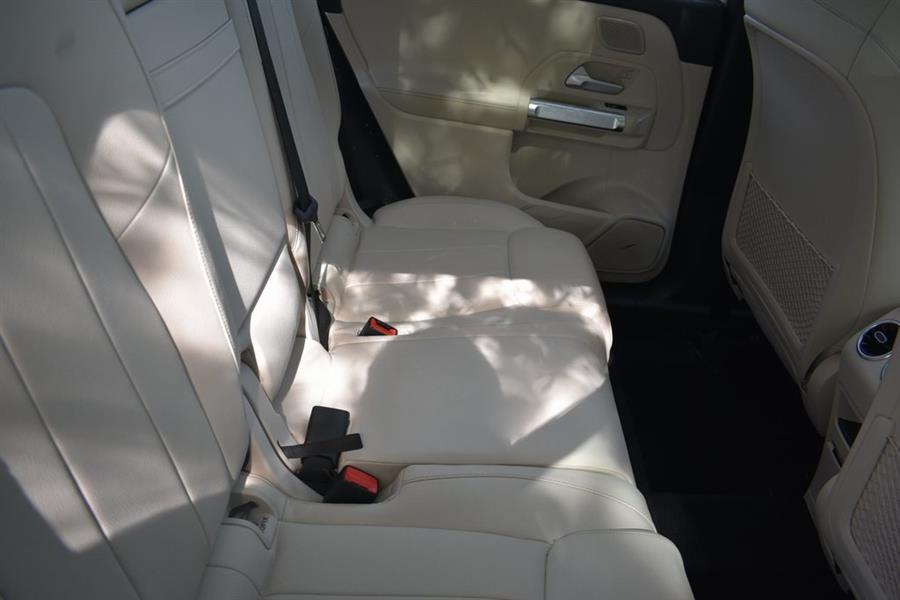 2020 Mercedes-Benz GLB GLB 250 photo