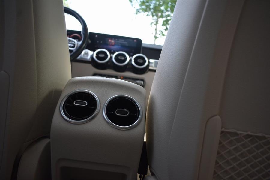 2020 Mercedes-Benz GLB GLB 250 photo