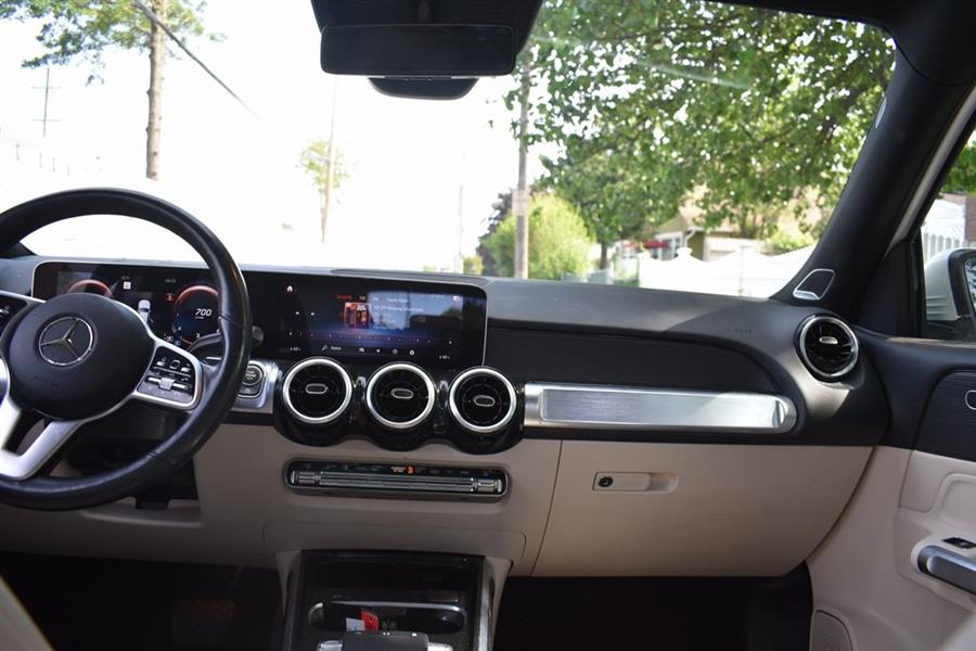 2020 Mercedes-Benz GLB GLB 250 photo