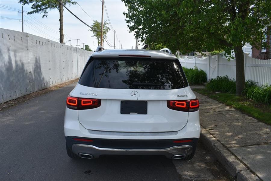 2020 Mercedes-Benz GLB GLB 250 photo