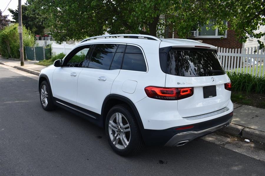 2020 Mercedes-Benz GLB GLB 250 photo
