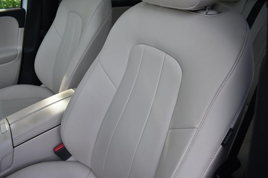 2020 Mercedes-Benz GLB GLB 250 photo