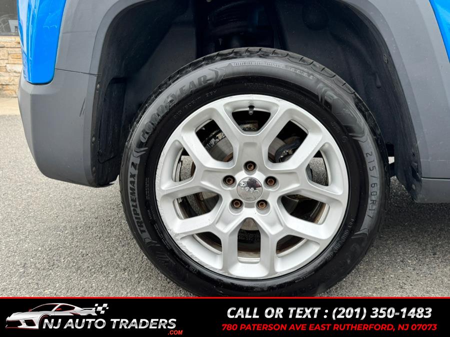 2015 Jeep Renegade 4WD 4dr Latitude photo