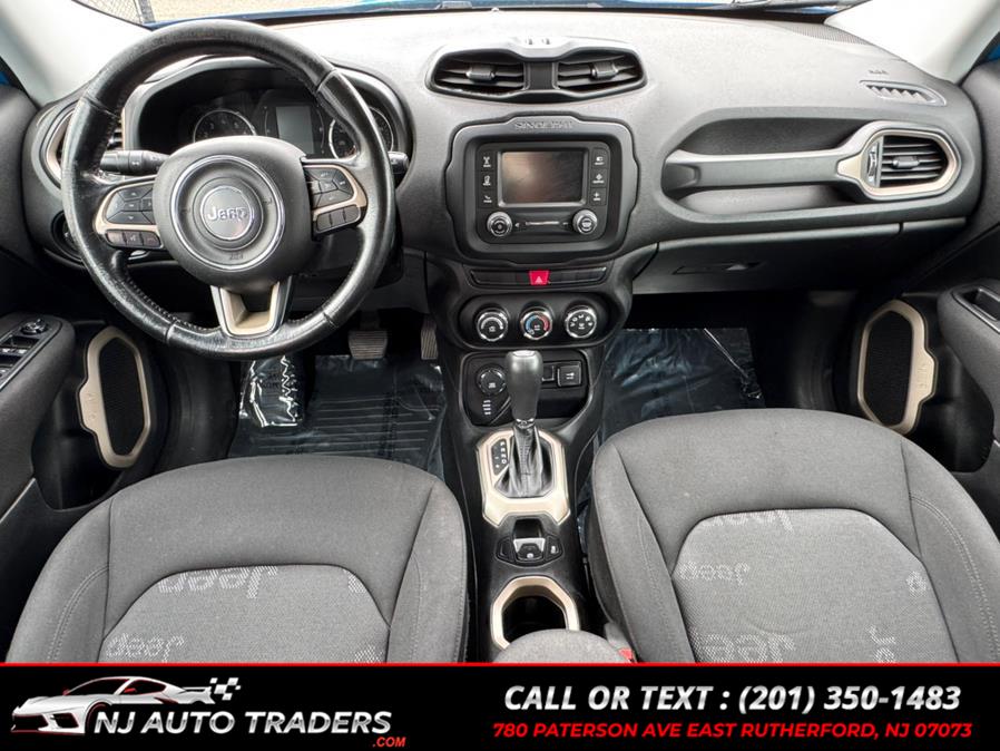 2015 Jeep Renegade 4WD 4dr Latitude photo
