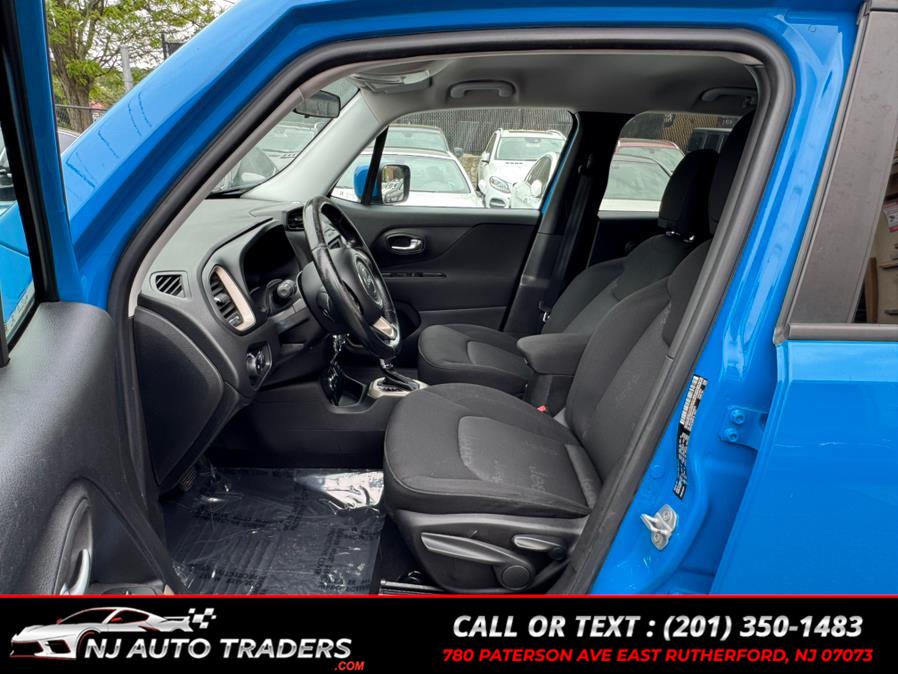2015 Jeep Renegade 4WD 4dr Latitude photo