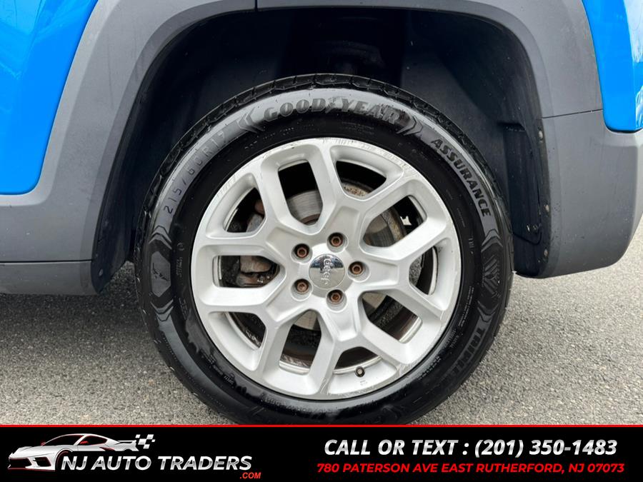 2015 Jeep Renegade 4WD 4dr Latitude photo