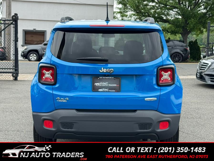 2015 Jeep Renegade 4WD 4dr Latitude photo