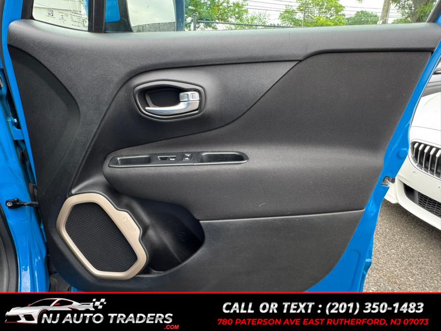 2015 Jeep Renegade 4WD 4dr Latitude photo