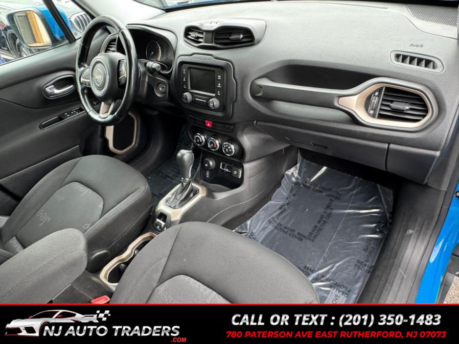 2015 Jeep Renegade 4WD 4dr Latitude photo