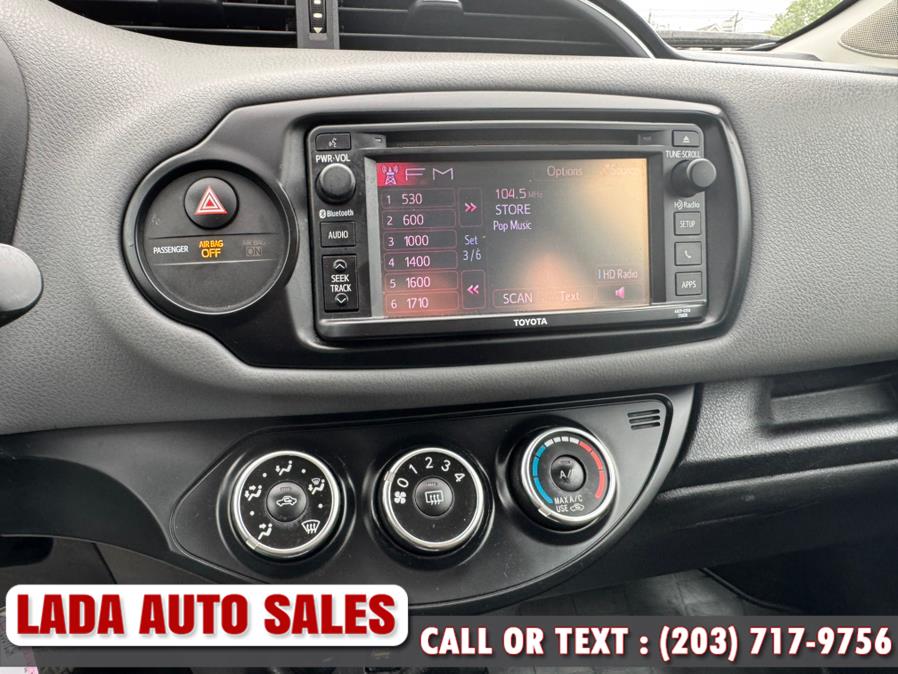 2015 Toyota Yaris 3dr Liftback Auto L (Natl) photo