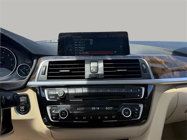 2016 BMW 3-Series 320i xDrive photo