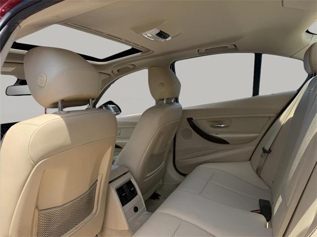 2016 BMW 3-Series 320i xDrive photo