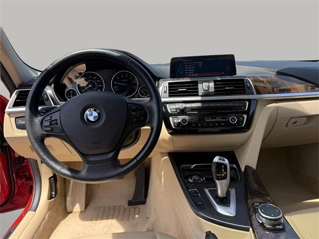 2016 BMW 3-Series 320i xDrive photo