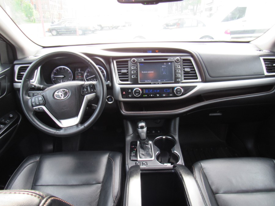 2016 Toyota Highlander XLE photo