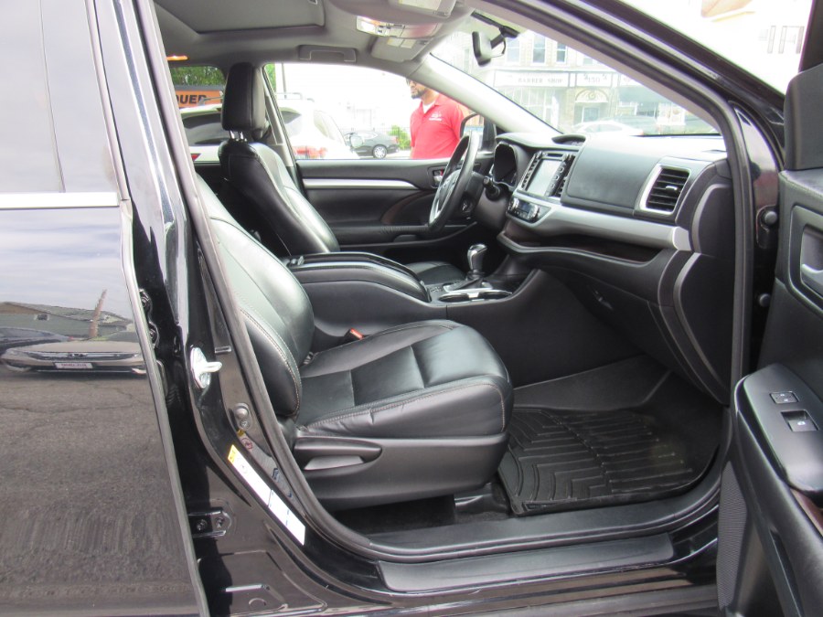 2016 Toyota Highlander XLE photo