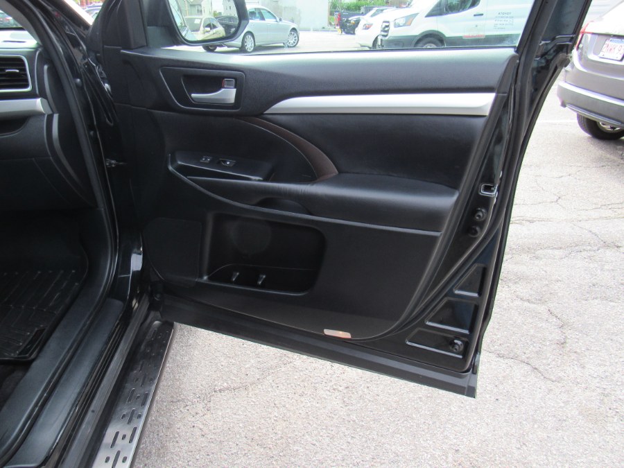 2016 Toyota Highlander XLE photo