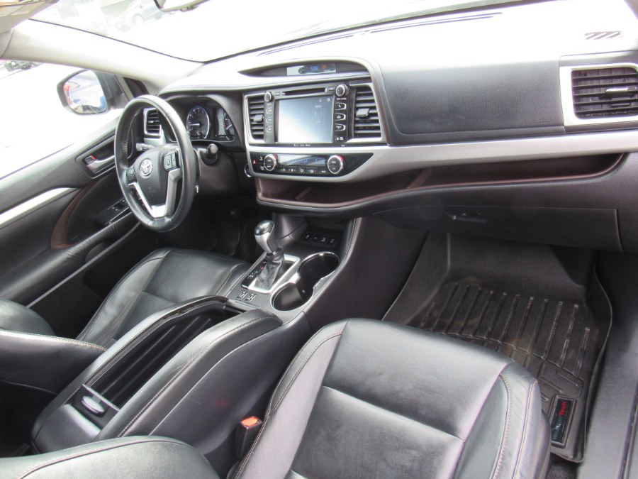 2016 Toyota Highlander XLE photo