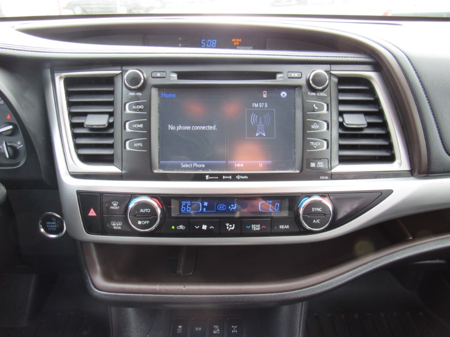 2016 Toyota Highlander XLE photo