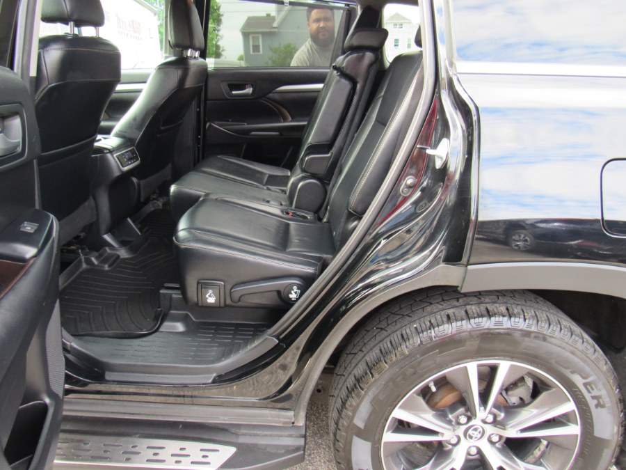 2016 Toyota Highlander XLE photo