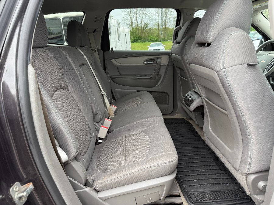 2017 Chevrolet Traverse AWD 4dr LS photo