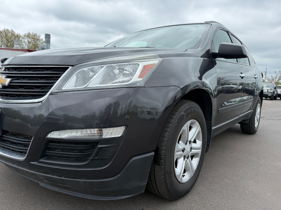 2017 Chevrolet Traverse AWD 4dr LS photo
