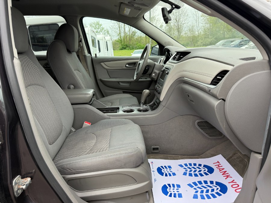 2017 Chevrolet Traverse AWD 4dr LS photo