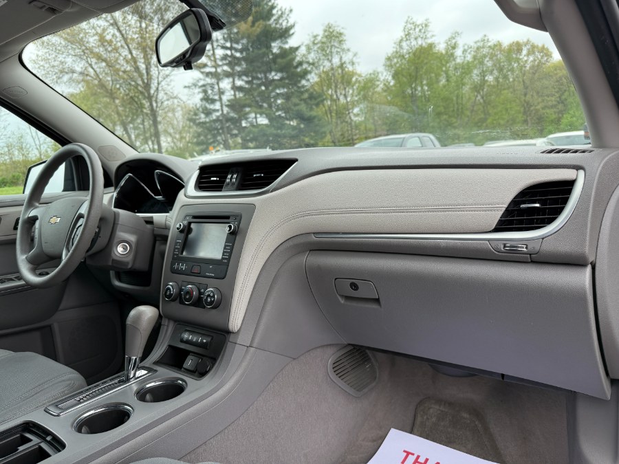 2017 Chevrolet Traverse AWD 4dr LS photo