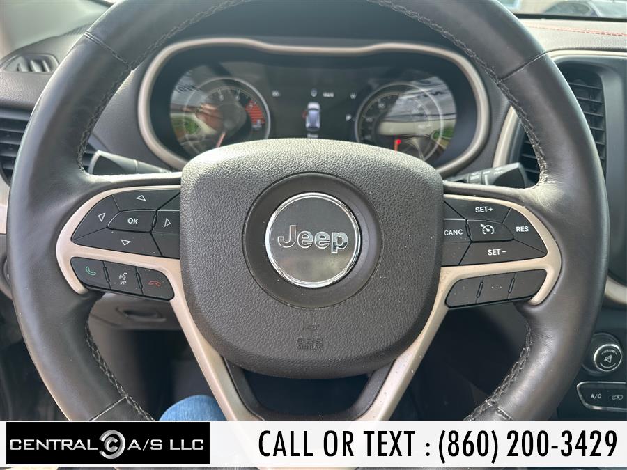 2017 Jeep Cherokee Trailhawk L Plus 4x4 photo