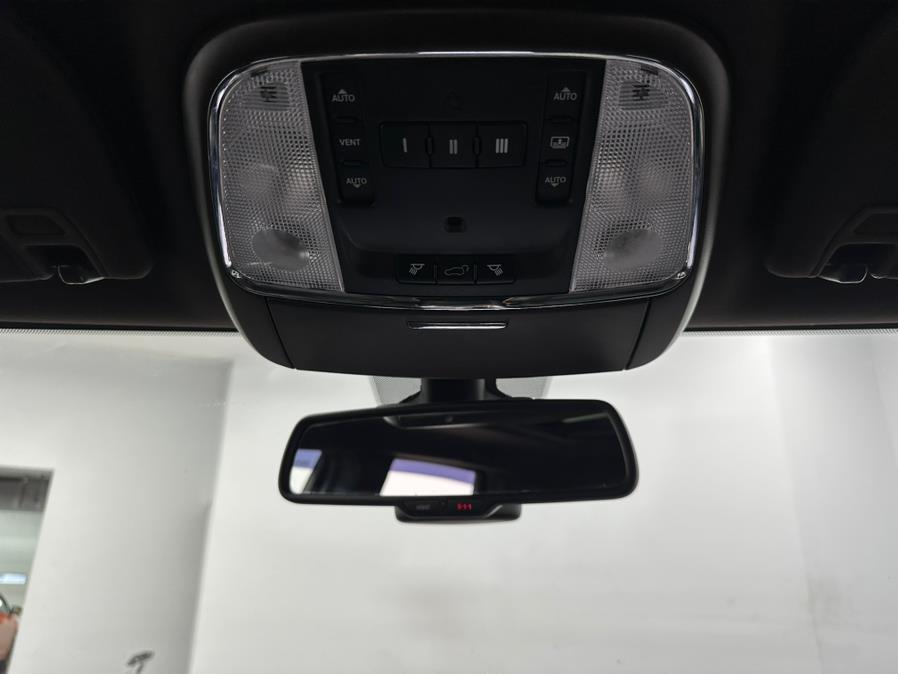 2014 Jeep Grand Cherokee Overland photo