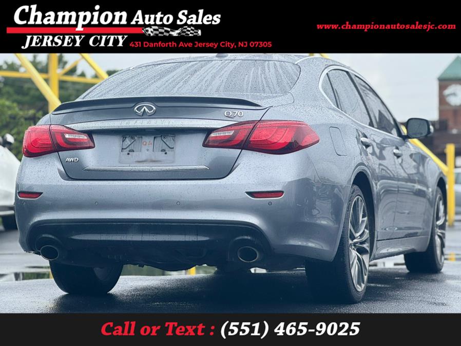 2017 Infiniti Q70 3.7 AWD photo