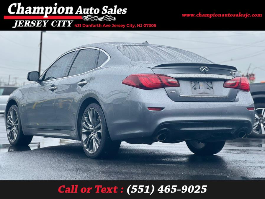 2017 Infiniti Q70 3.7 AWD photo