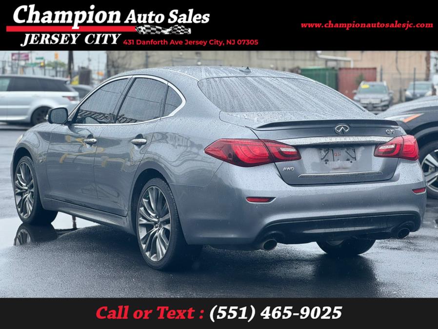 2017 Infiniti Q70 3.7 AWD photo