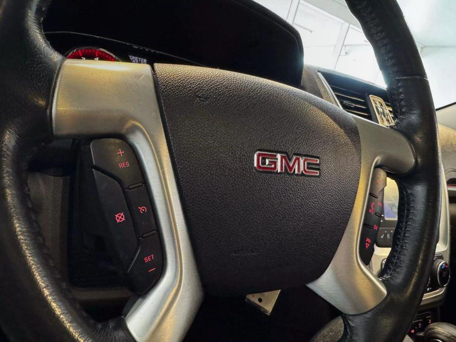 2014 GMC Acadia SLT-1 photo