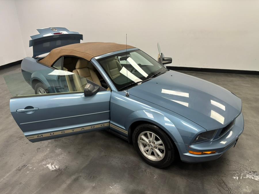 2006 Ford Mustang V6 Standard photo