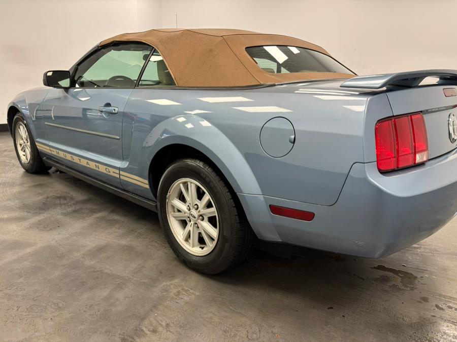 2006 Ford Mustang V6 Standard photo
