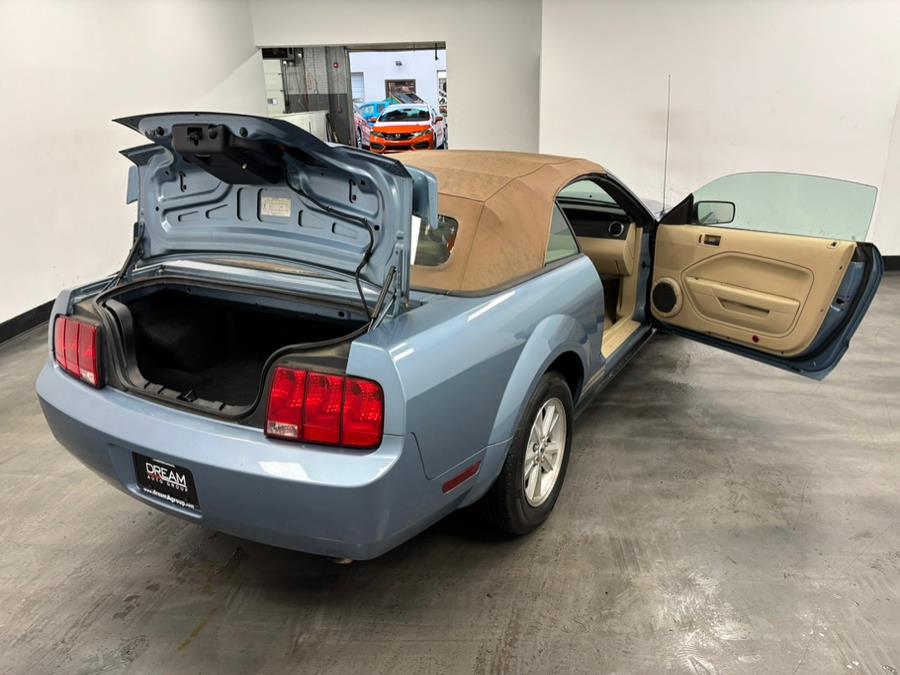 2006 Ford Mustang V6 Standard photo